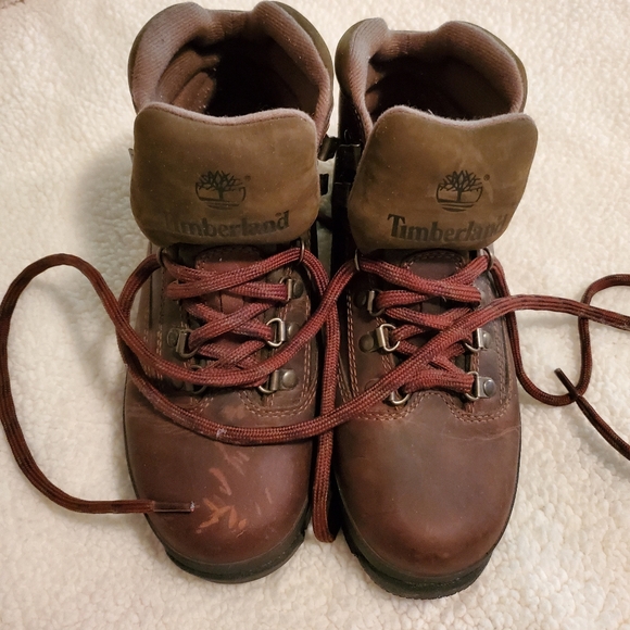 Timberland Shoes - Womens Vintage Timberland Boots. Size 9.5 M. NWOT.  Brown